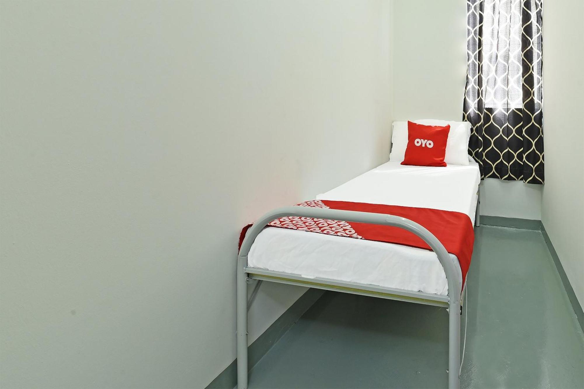 Spot On 90500 Sri Rampai Metro Hostel Куала-Лумпур Экстерьер фото
